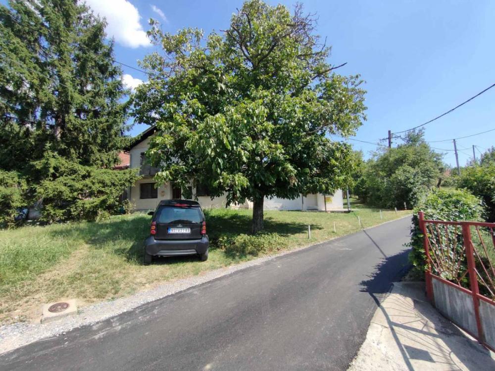 Slika 1 -  Plac na prodaju, Sremska Kamenica, , 185.400€