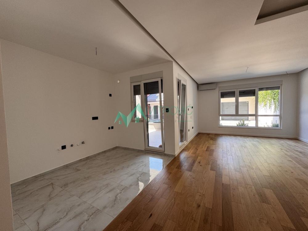 Glavna slika -Četvorosoban stan na prodaju, 122m2, 270.000€
