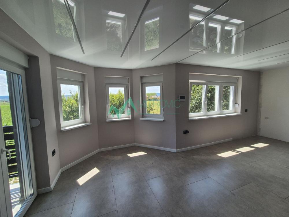 Glavna slika - Kuća na prodaju, 257m2, 334.750€