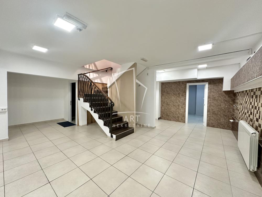 Slika 1 - Novopazarska,  Lokal na prodaju, 42m2, 560.000€