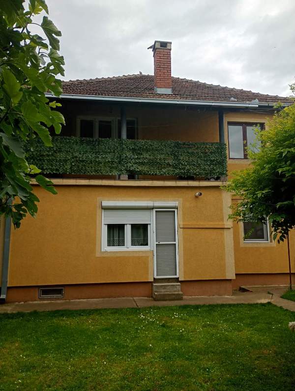 Slika 1 - Sremskih partizana,  Kuća na prodaju, 225m2, 351.000€