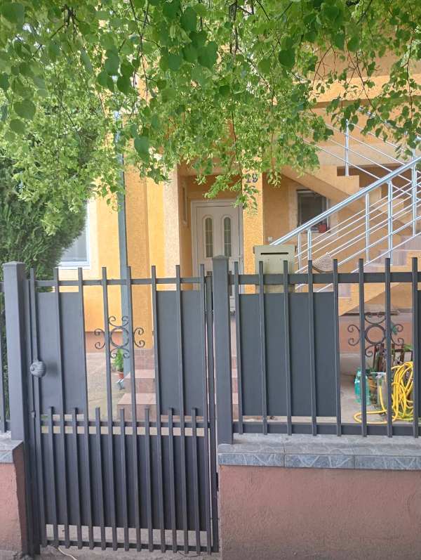 Slika 4 - Sremskih partizana,  Kuća na prodaju, 225m2, 351.000€