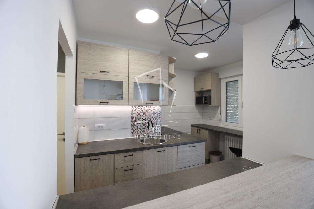 Slika 8 - Nehruova, Trosoban stan za izdavanje, 87m2, 1.000€