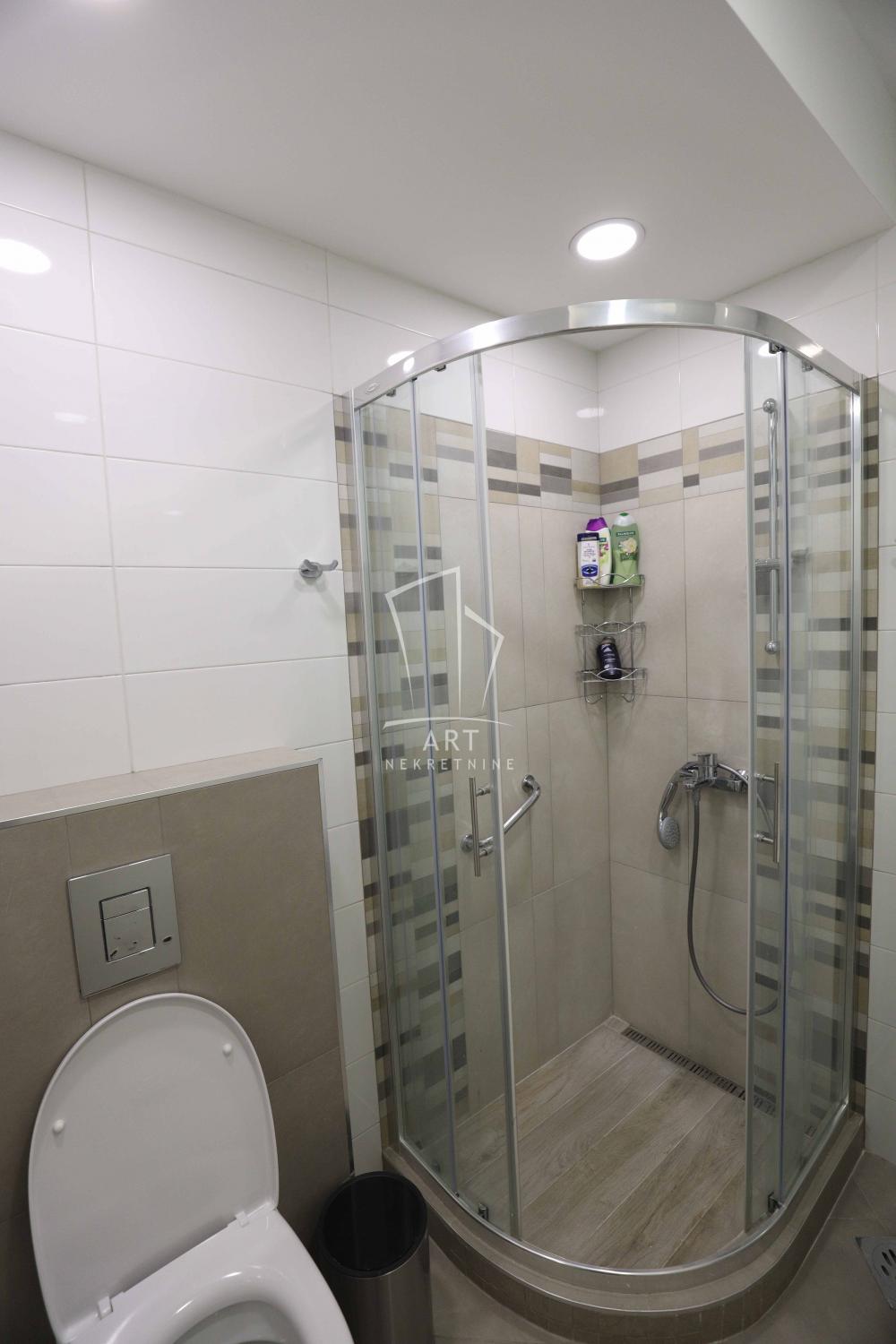 Slika 9 - Nehruova, Trosoban stan za izdavanje, 87m2, 1.000€