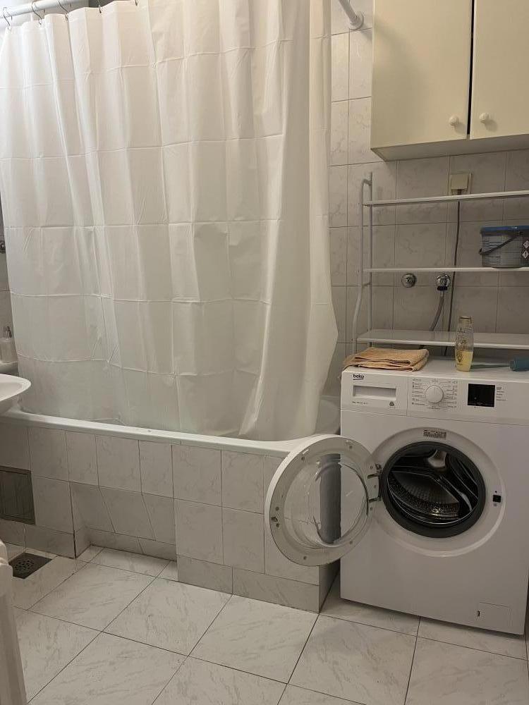 Slika 0 - Trosoban stan za izdavanje, 82m2, 1.200€