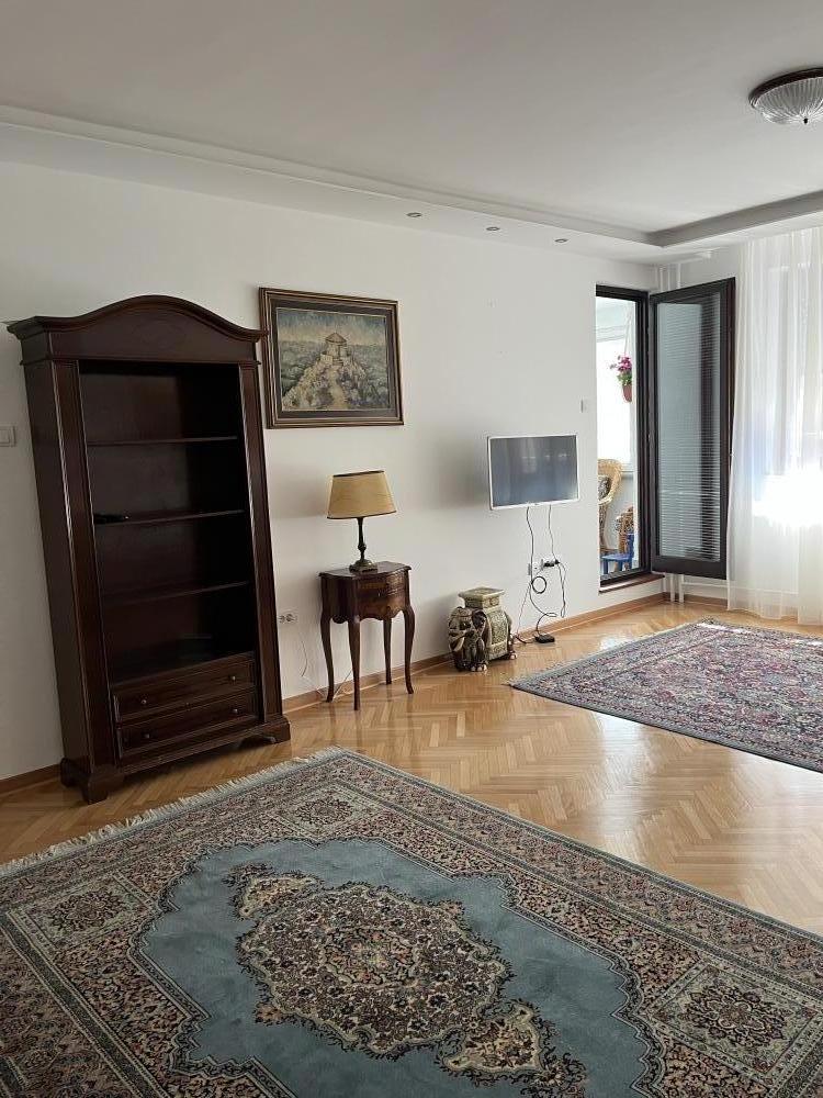 Slika 1 - Trosoban stan za izdavanje, 82m2, 1.200€