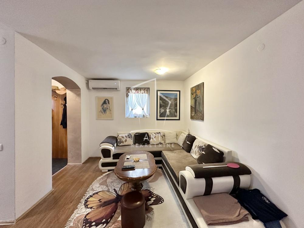 Slika 1 - Braće Ribnikar,  Kuća na prodaju, 66m2, 280.000€