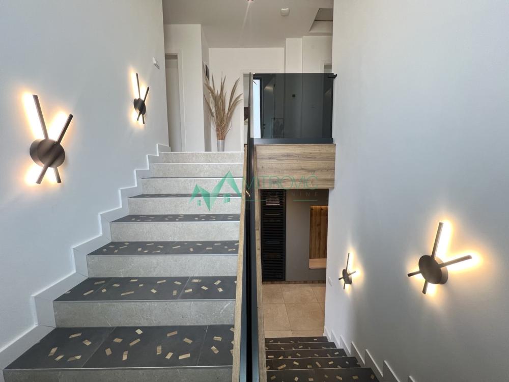 Slika 10 -  Kuća na prodaju, 360m2, 699.000€