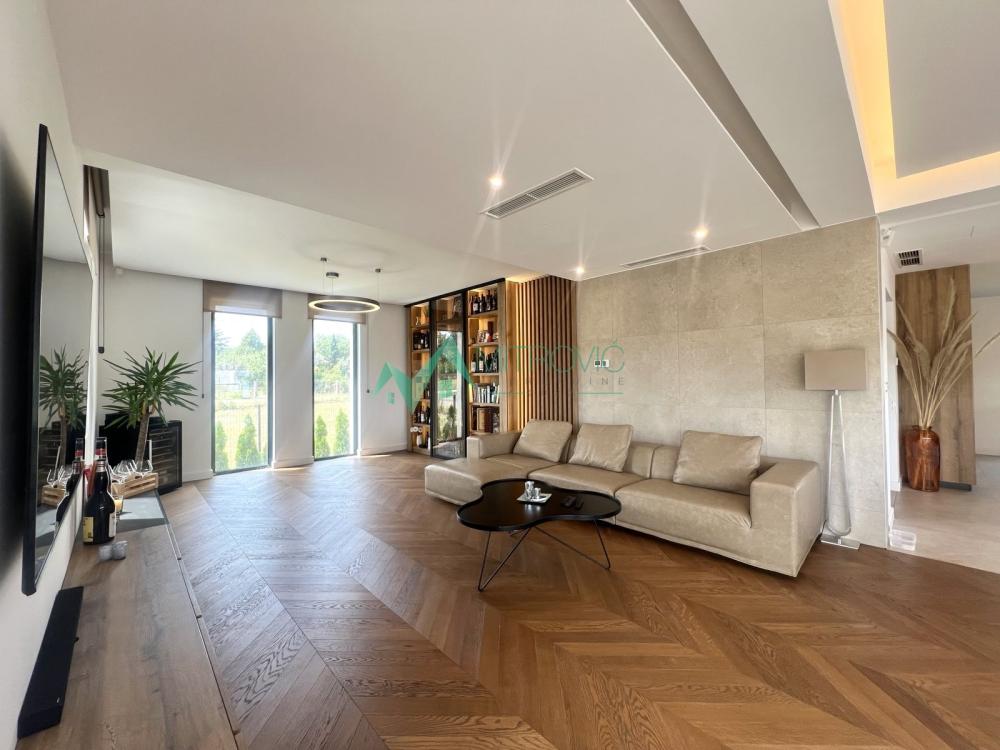 Slika 5 -  Kuća na prodaju, 360m2, 699.000€