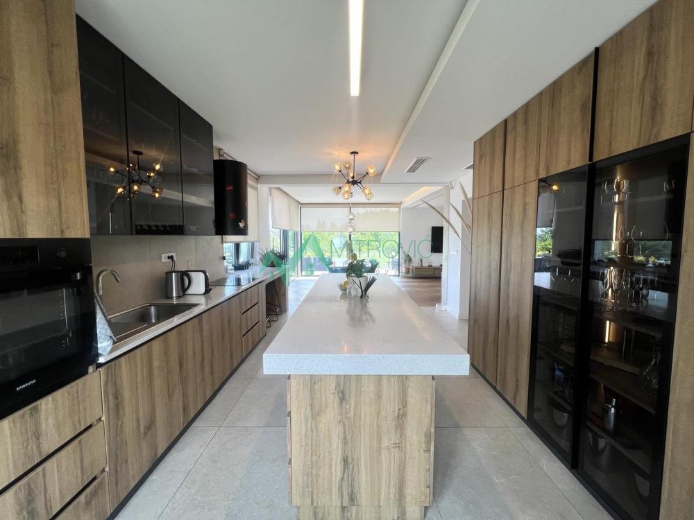 Slika 6 -  Kuća na prodaju, 360m2, 699.000€