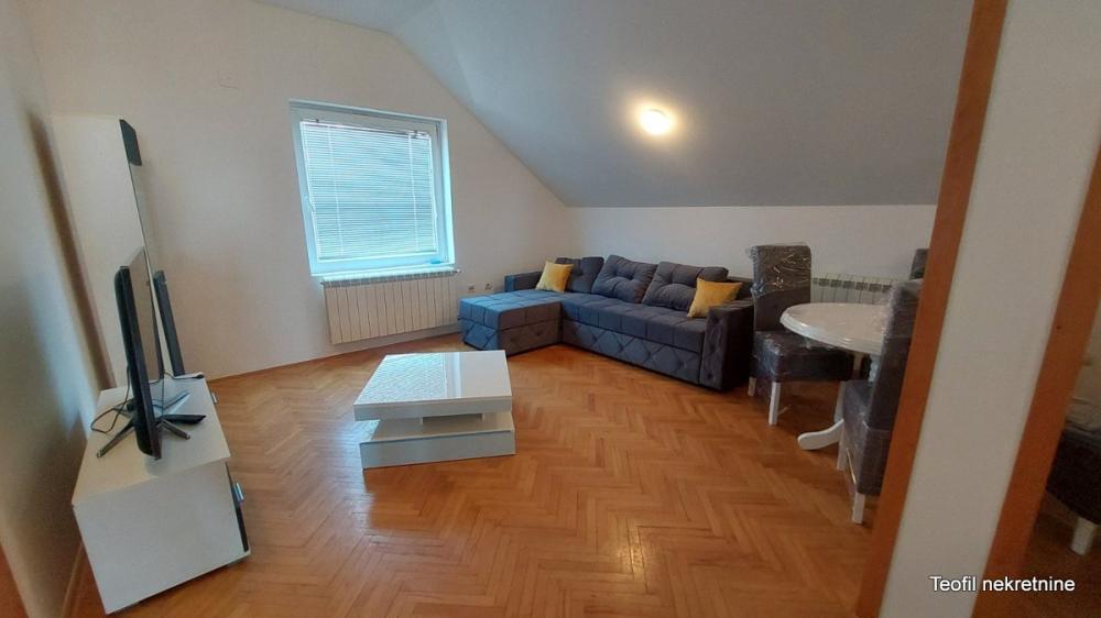 Slika 1 - Sime Matavulja, Trosoban stan za izdavanje, 118m2, 650€