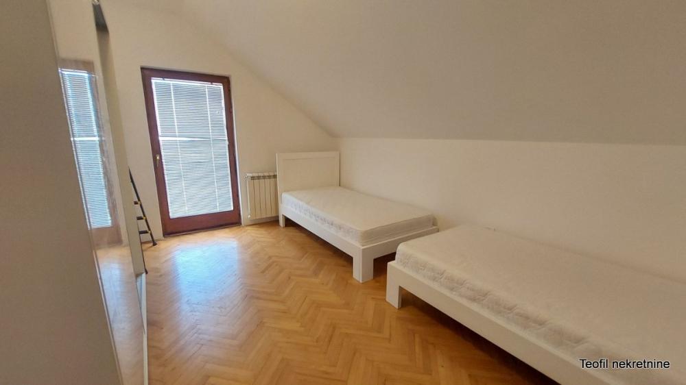 Slika 4 - Sime Matavulja, Trosoban stan za izdavanje, 118m2, 650€