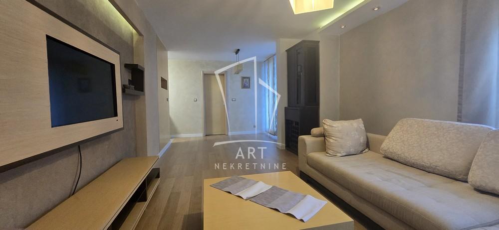 Slika 2 - Bulevar Zorana Đinđića, Dvoiposoban stan na prodaju, 70m2, 276.000€