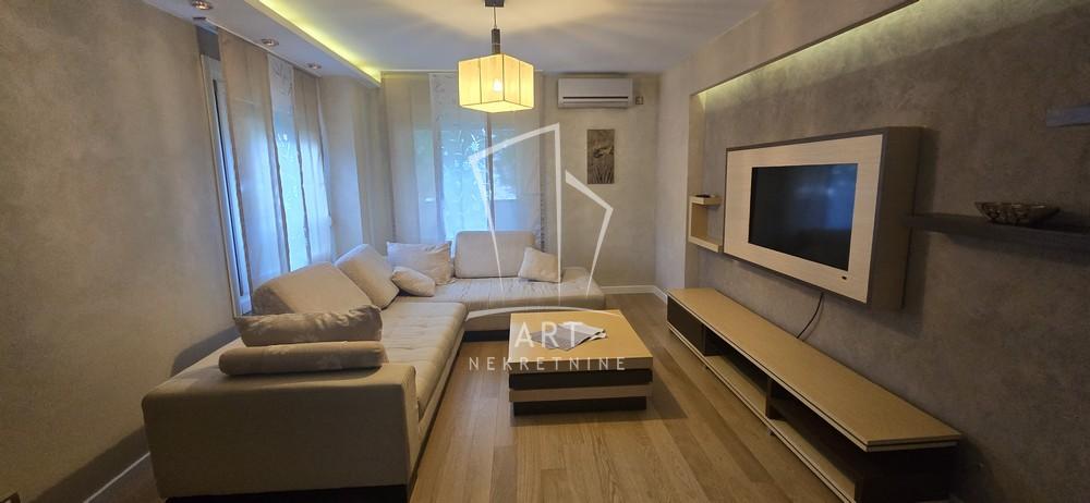 Slika 3 - Bulevar Zorana Đinđića, Dvoiposoban stan na prodaju, 70m2, 276.000€