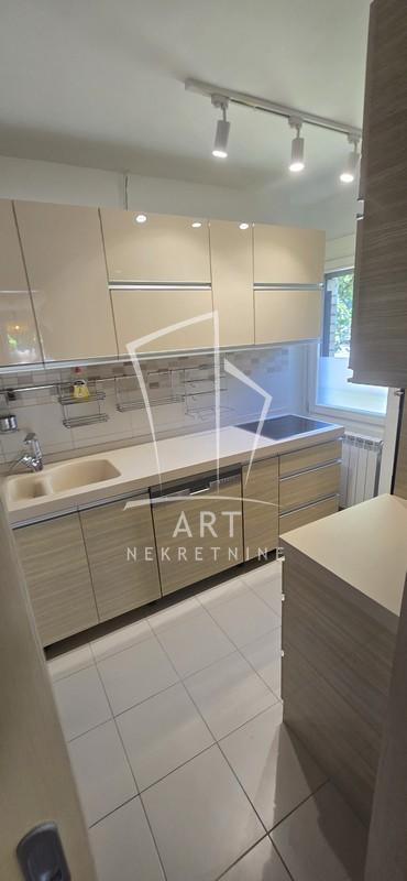 Slika 7 - Bulevar Zorana Đinđića, Dvoiposoban stan na prodaju, 70m2, 276.000€