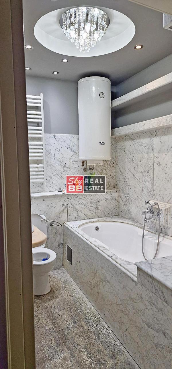 Slika 2 - Četvorosoban stan za izdavanje, 200m2, 2.500€