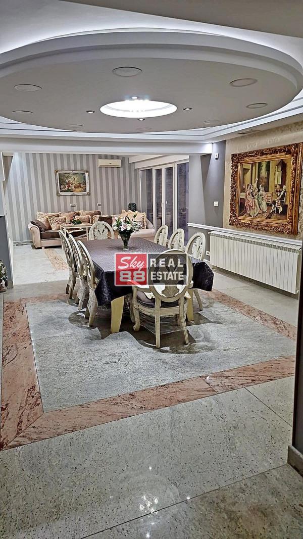 Slika 1 - Četvorosoban stan za izdavanje, 200m2, 2.500€