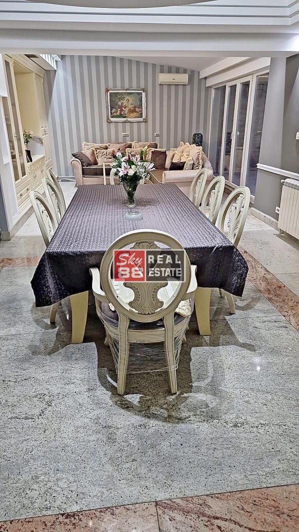 Glavna slika -Četvorosoban stan za izdavanje, 200m2, 2.500€