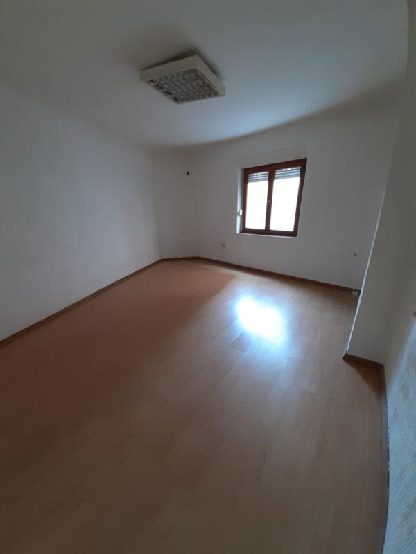 Glavna slika -Vojode Vuka,  Lokal za izdavanje, 50m2, 270€