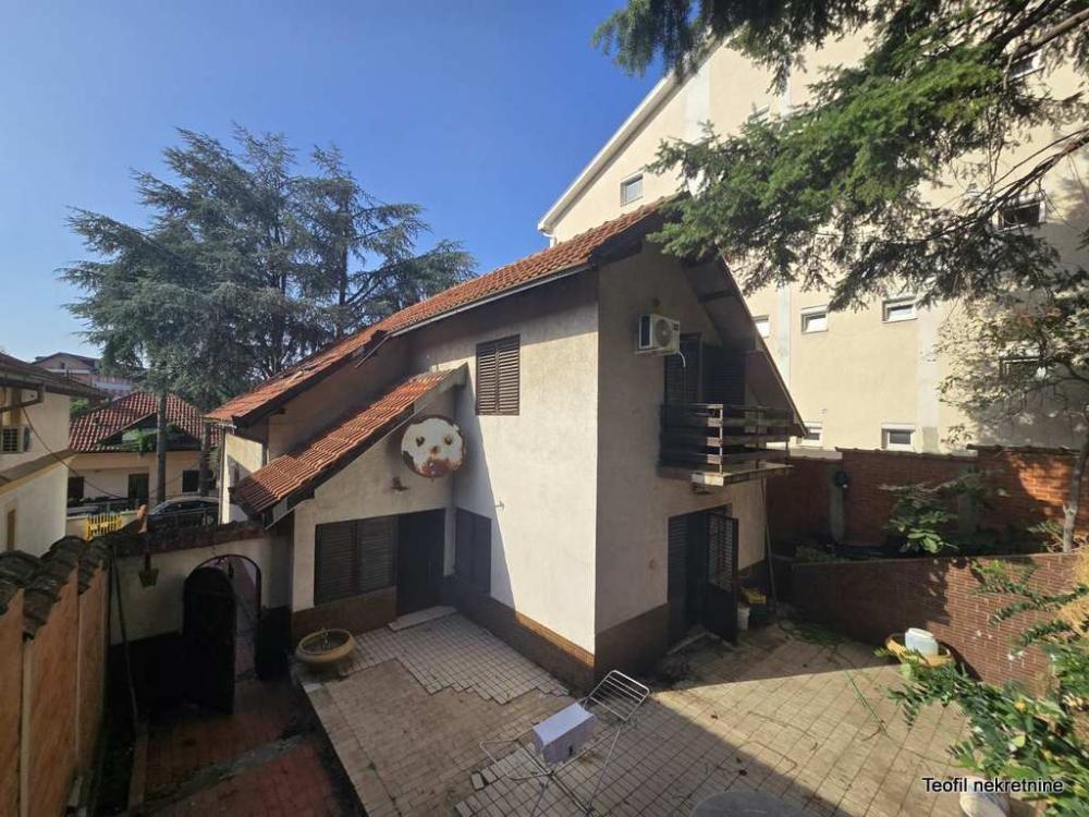 Glavna slika -Lukijana Mušickog,  Kuća na prodaju, 230m2, 650.000€