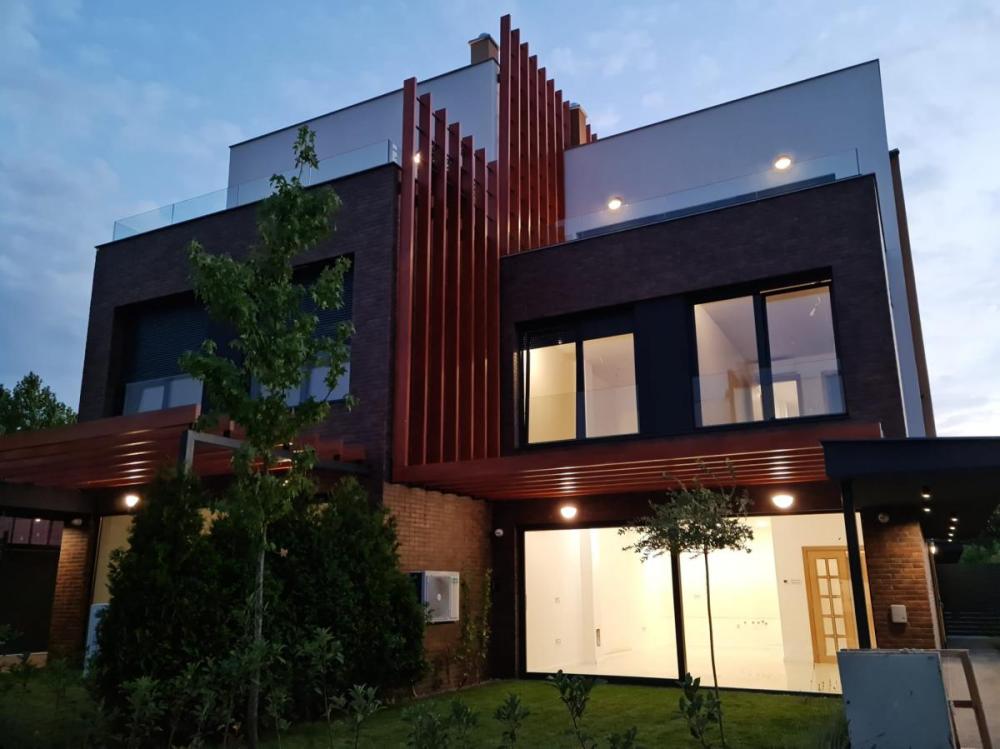 Slika 11 -  Kuća za izdavanje, 240m2, 2.000€