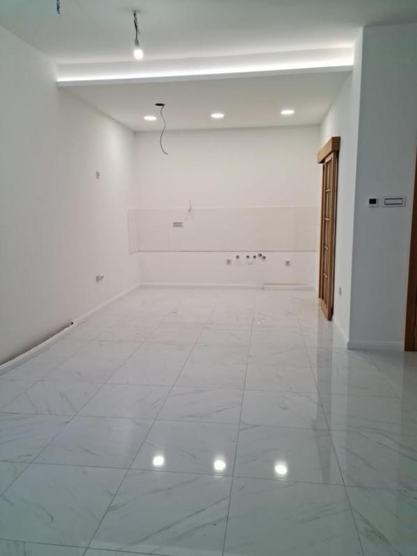 Slika 8 -  Kuća za izdavanje, 240m2, 2.000€