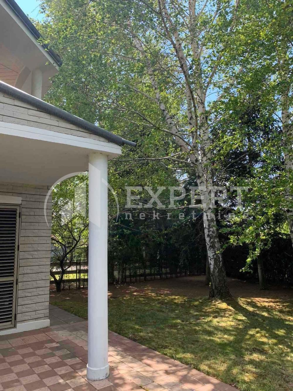 Slika 4 - Jesenjinova,  Kuća za izdavanje, 290m2, 1.250€