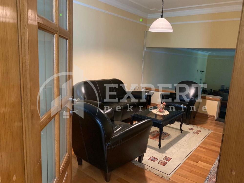 Slika 8 - Jesenjinova,  Kuća za izdavanje, 290m2, 1.250€