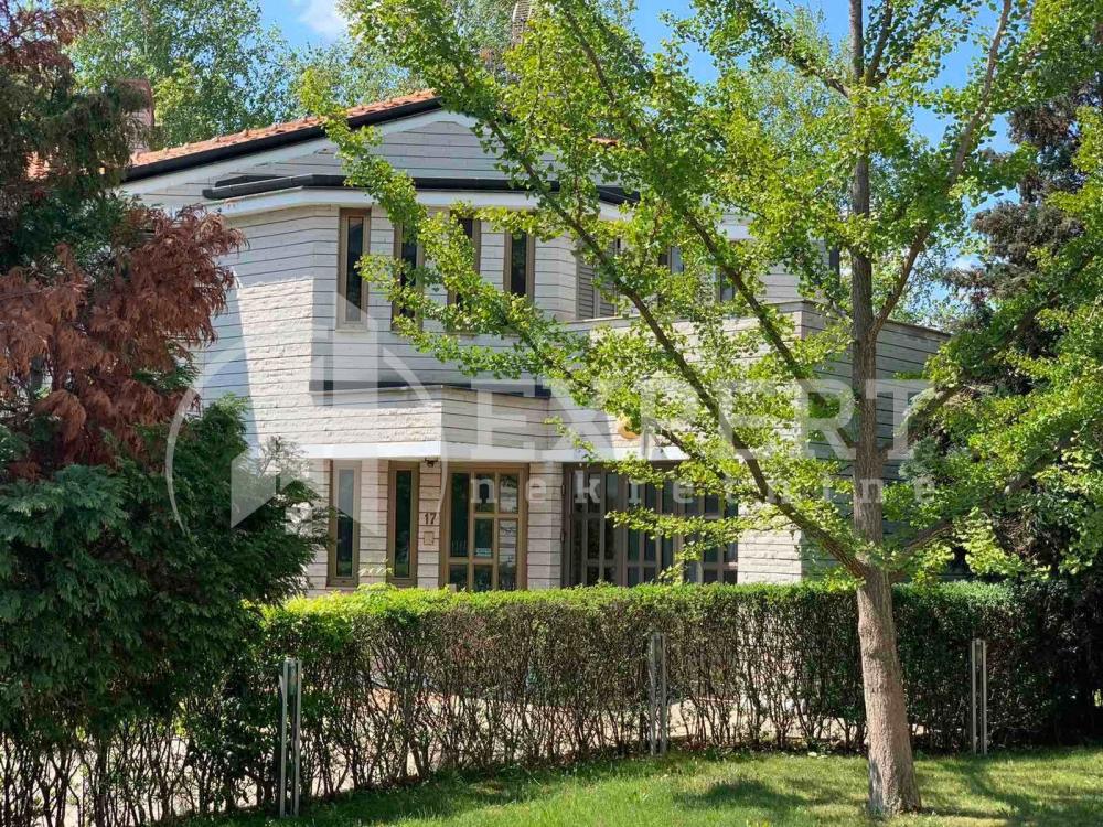 Slika 3 - Jesenjinova,  Kuća za izdavanje, 290m2, 1.250€