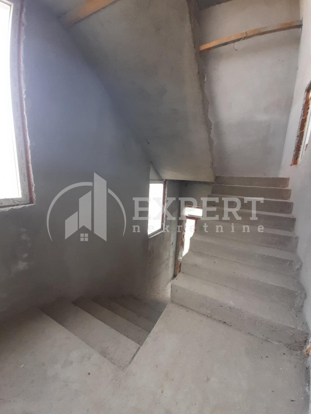 Slika 10 - Gornji Matejevac,  Kuća na prodaju, 350m2, 350.000€