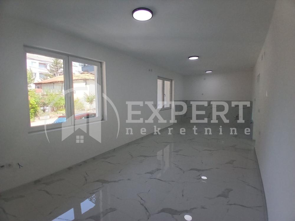 Slika 9 - Cetinjska,  Lokal za izdavanje, 150m2, 1.200€