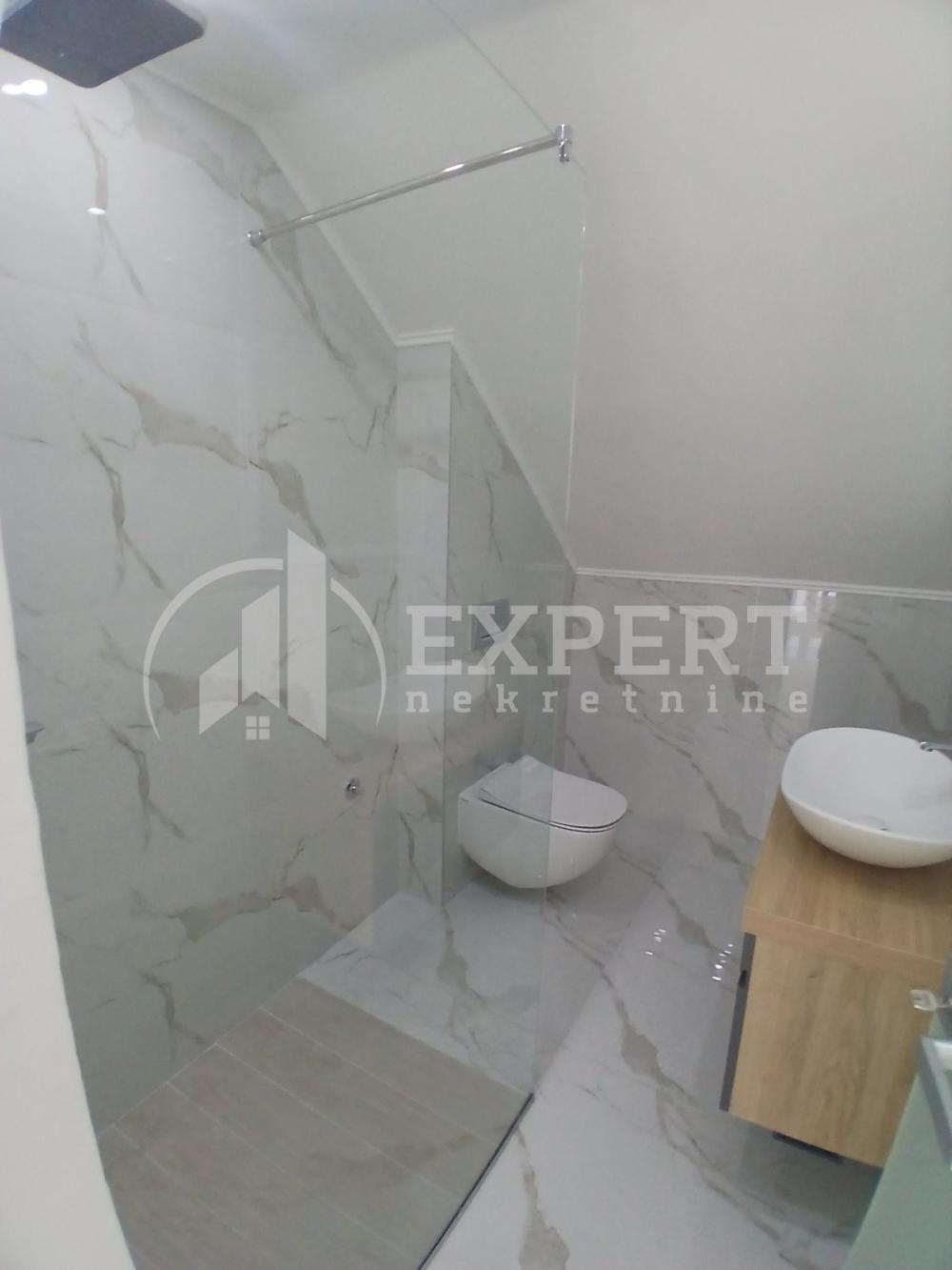 Slika 3 - Cetinjska,  Lokal za izdavanje, 150m2, 1.200€