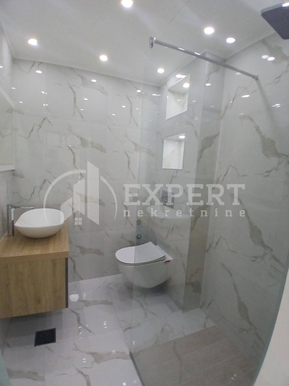 Slika 11 - Cetinjska,  Lokal za izdavanje, 150m2, 1.200€