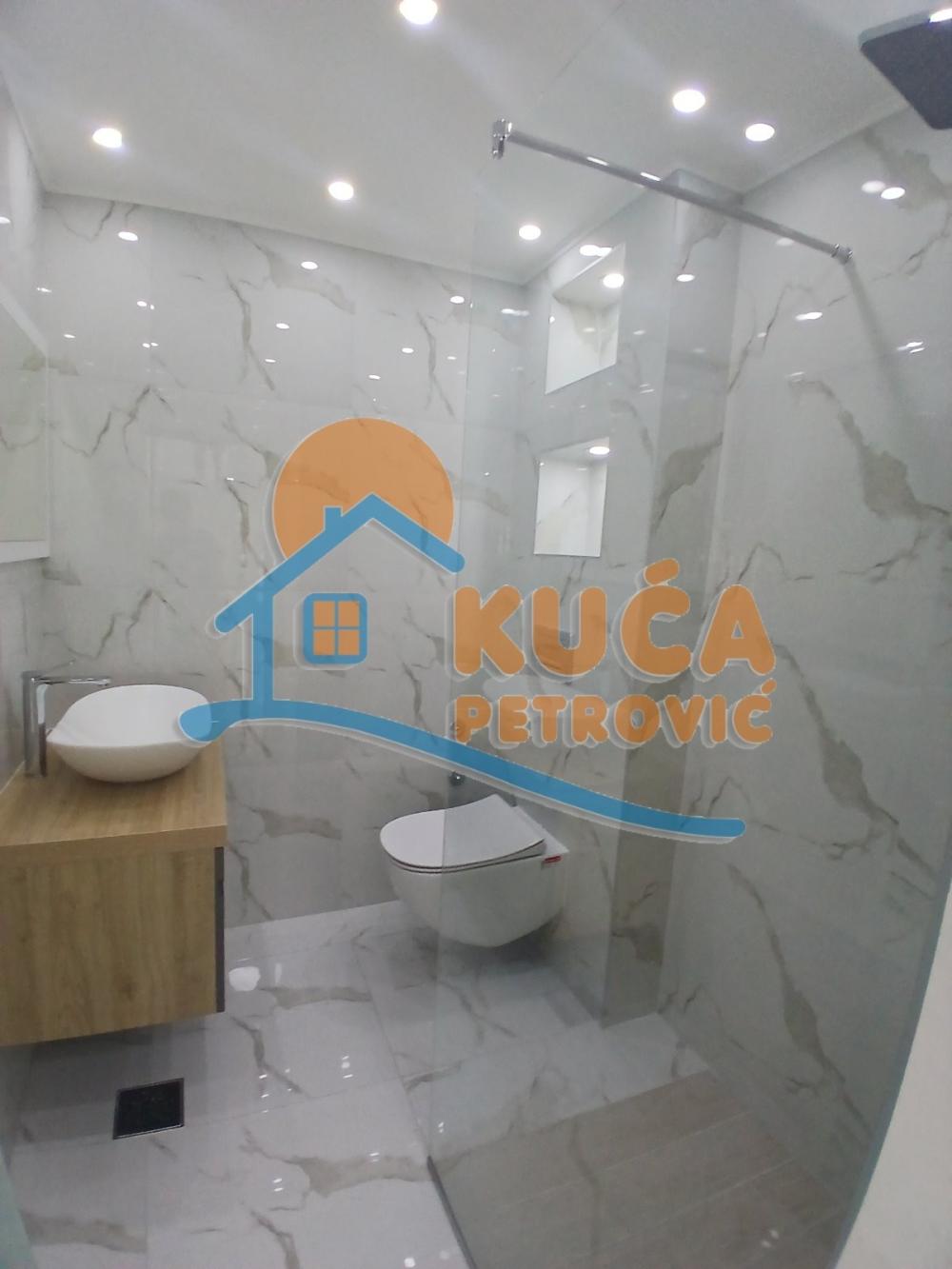 Slika 11 - Cetinjska,  Lokal za izdavanje, 150m2, 1.200€