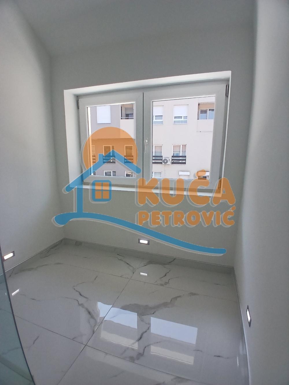 Slika 7 - Cetinjska,  Lokal za izdavanje, 150m2, 1.200€