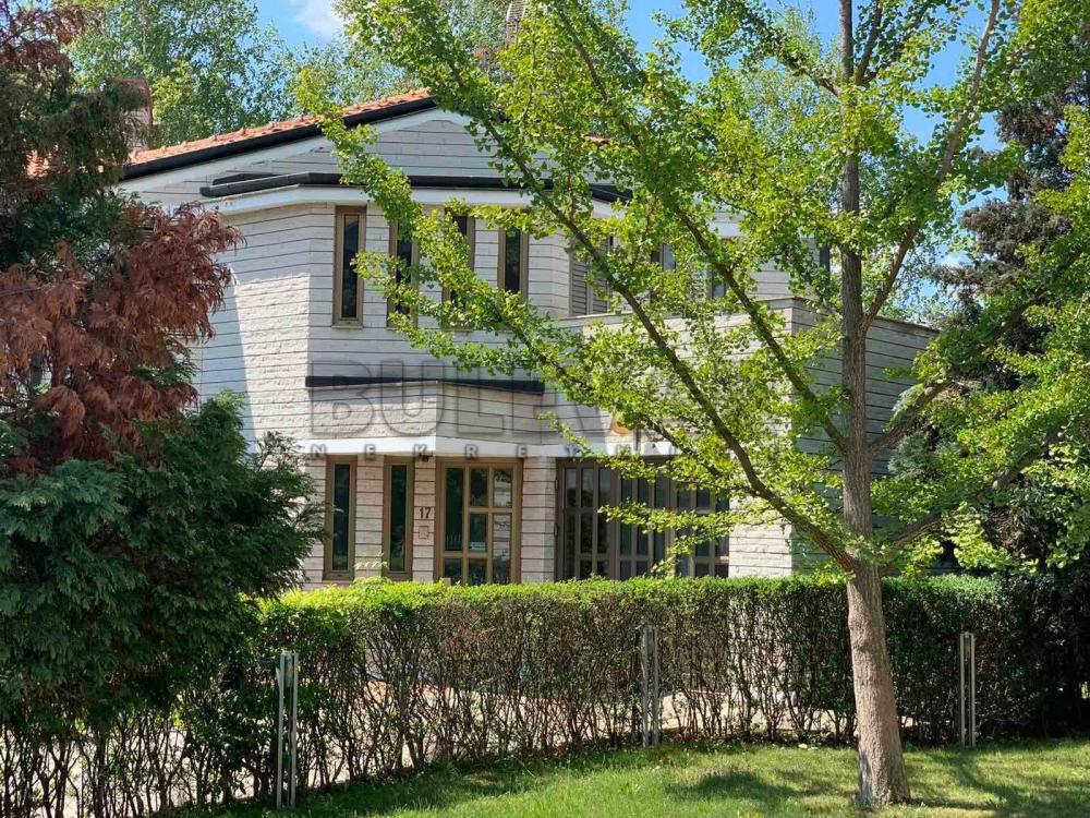 Slika 3 - Jesenjinova,  Kuća za izdavanje, 290m2, 1.250€