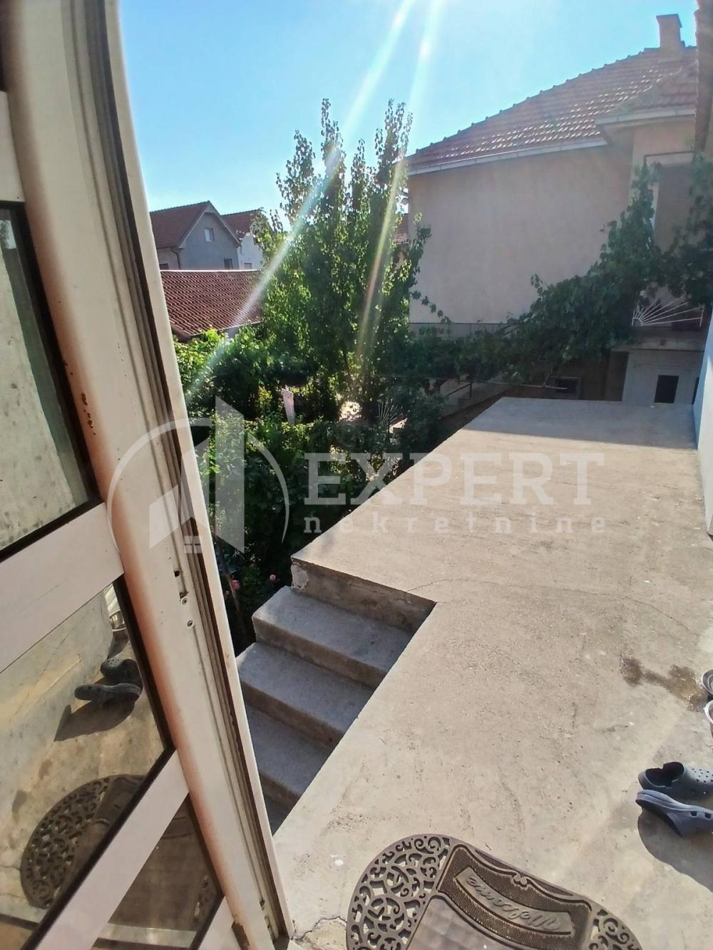 Slika 8 - Pavla Sofrića,  Kuća na prodaju, 210m2, 140.000€