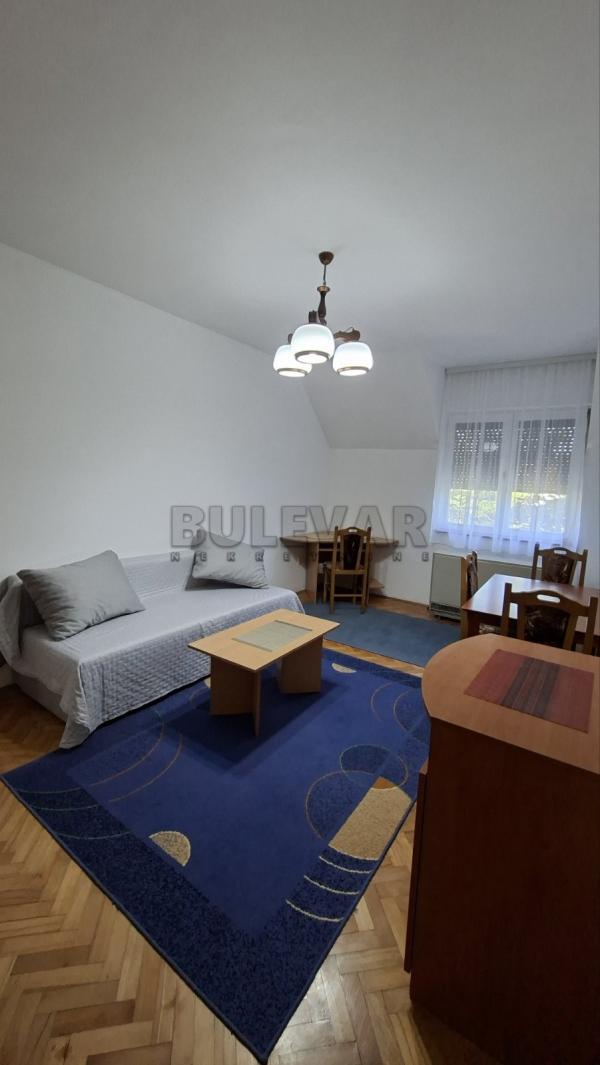 Slika 1 - Bulevar dr Zorana, Jednoiposoban stan za izdavanje, 38m2, 245€