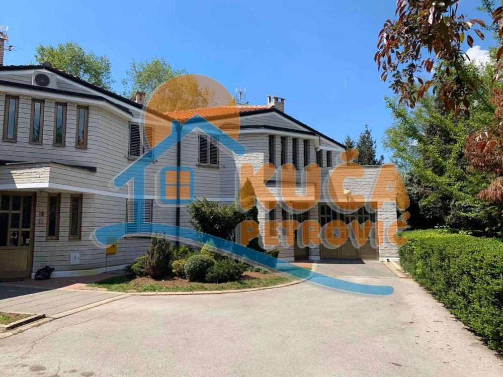 Slika 1 - Jesenjinova,  Kuća za izdavanje, 290m2, 1.250€