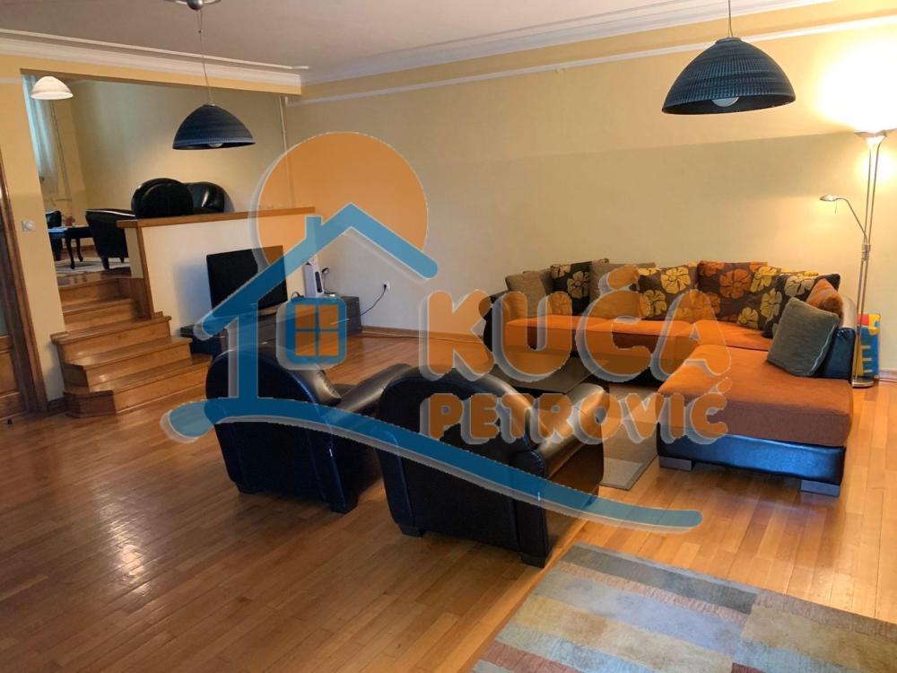 Slika 6 - Jesenjinova,  Kuća za izdavanje, 290m2, 1.250€