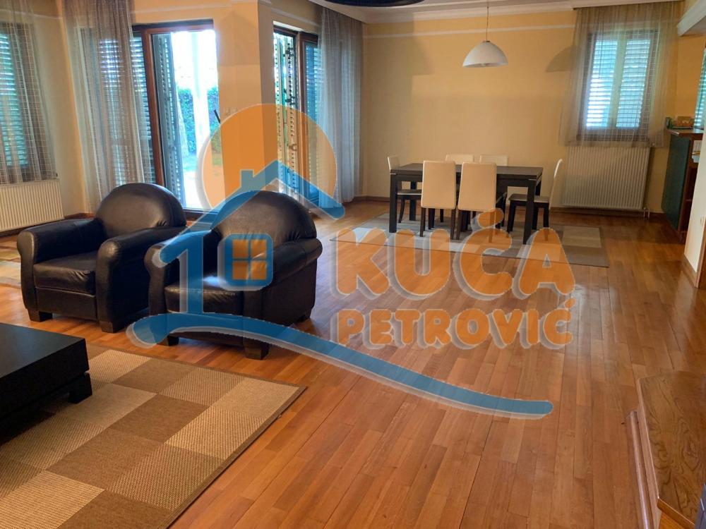 Slika 7 - Jesenjinova,  Kuća za izdavanje, 290m2, 1.250€