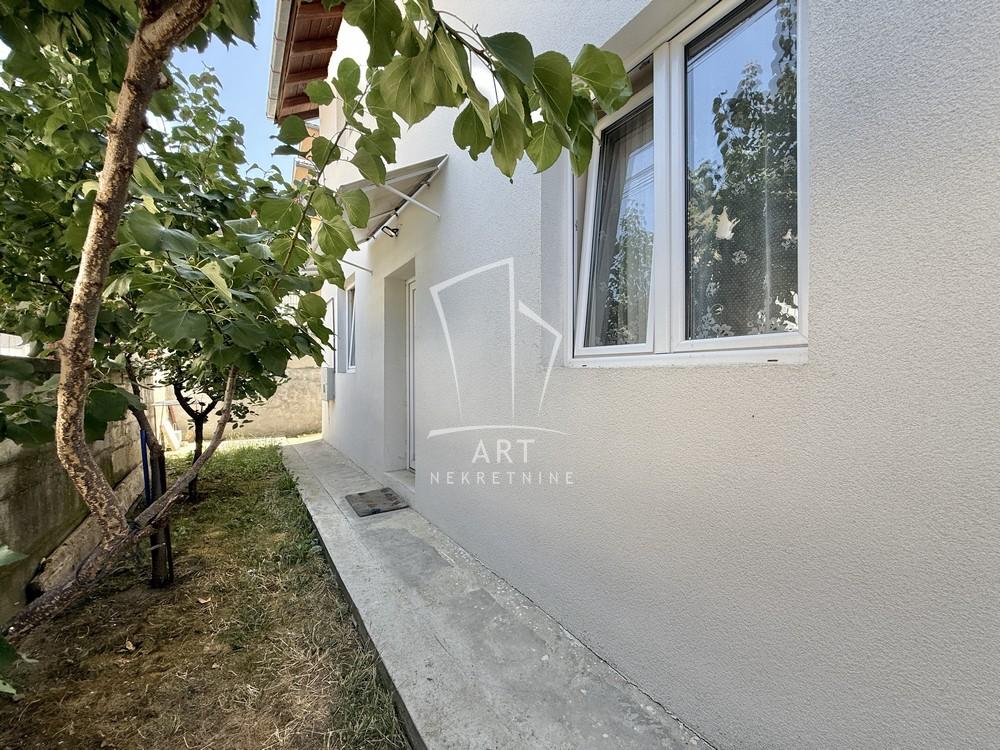 Slika 1 - Predraga Simića,  Kuća na prodaju, 245m2, 315.000€