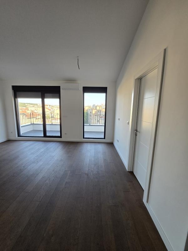 Glavna slika -Luke Vukalovića, Četvorosoban stan na prodaju, 92m2, 445.000€