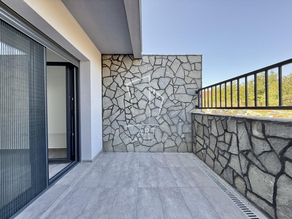 Slika 1 - Doljanska (Sremčica), Dvoiposoban stan na prodaju, 64m2, 106.000€