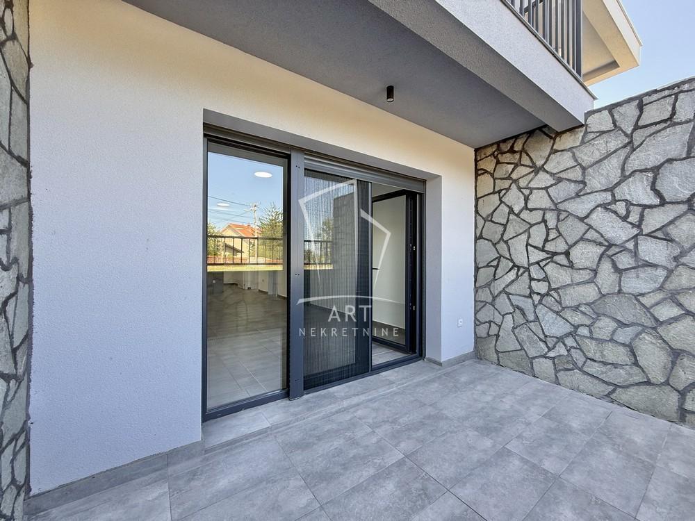 Glavna slika -Doljanska (Sremčica), Dvoiposoban stan na prodaju, 64m2, 106.000€