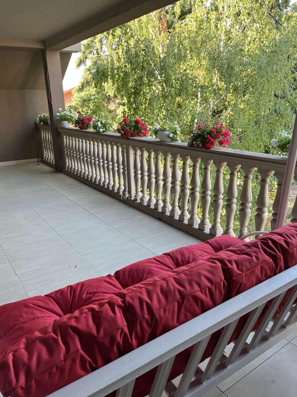 Slika 2 -  Kuća na prodaju, 395m2, 350.000€