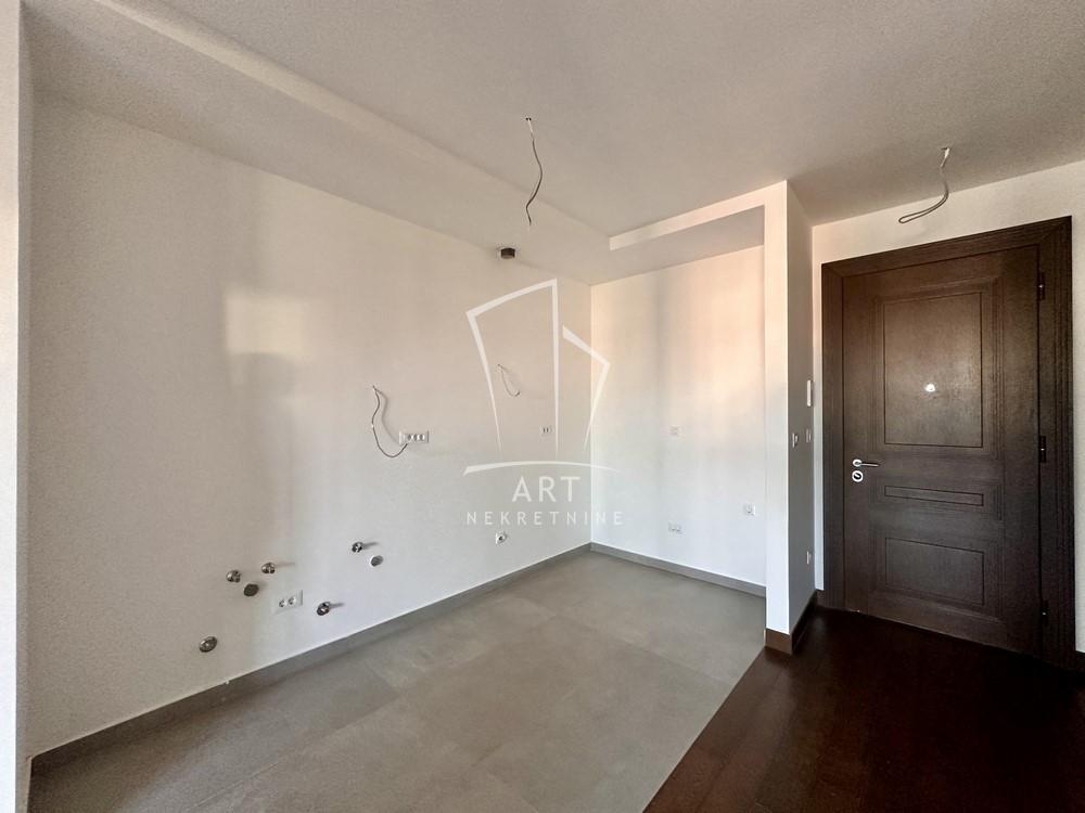 Slika 5 - Loznička, Četvorosoban stan na prodaju, 119m2, 560.000€