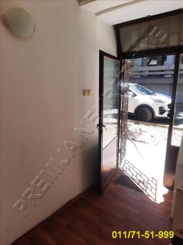 Slika 1 - Savska,  Lokal za izdavanje, 8m2, 300€