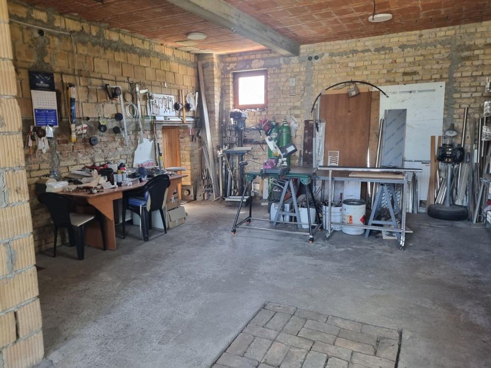 Slika 10 -  Kuća na prodaju, 316m2, 288.400€