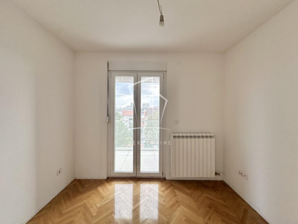 Slika 2 - Strumička, Trosoban stan na prodaju, 75m2, 249.000€